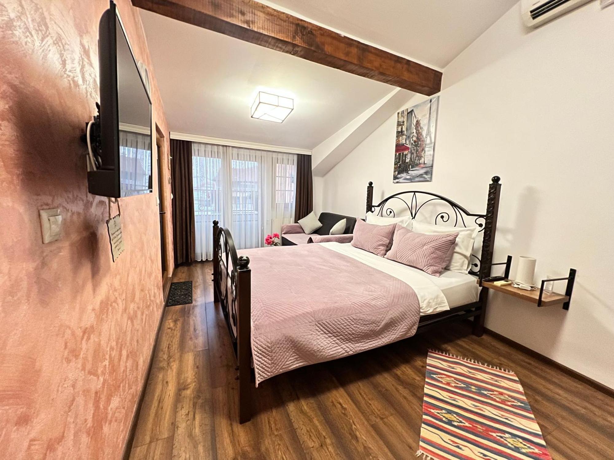 Hotel Fjorr Призрен Екстериор снимка