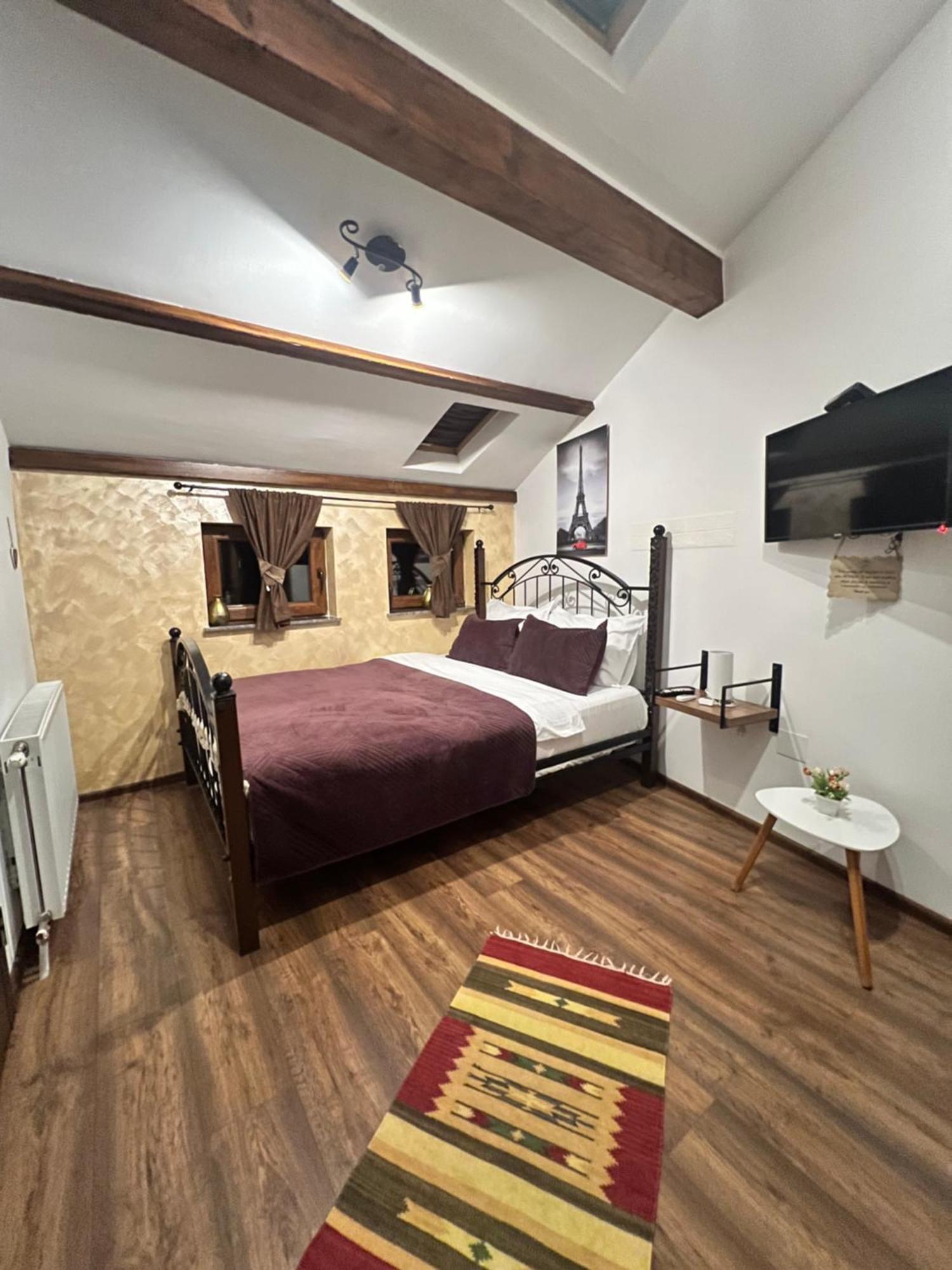 Hotel Fjorr Призрен Екстериор снимка