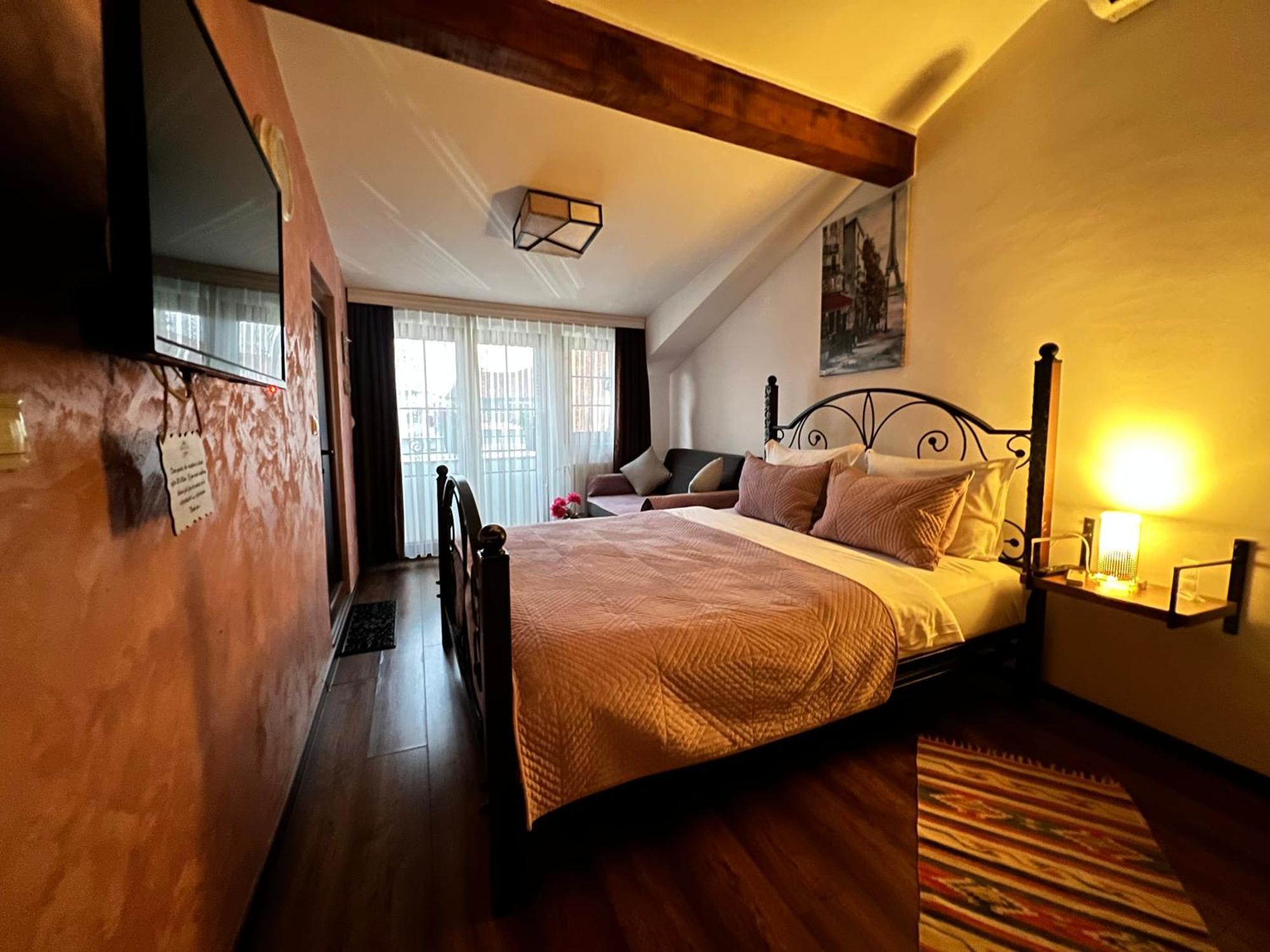 Hotel Fjorr Призрен Екстериор снимка