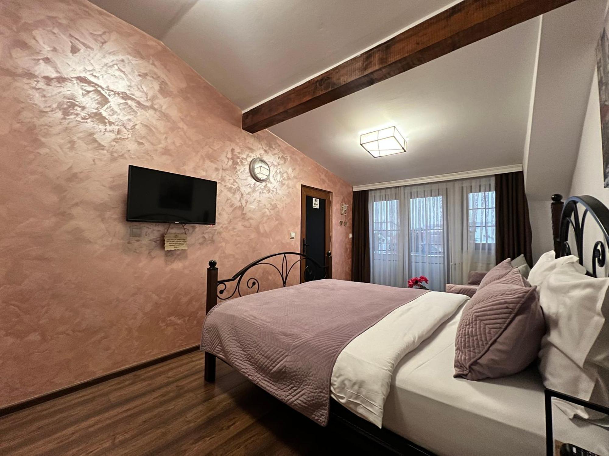Hotel Fjorr Призрен Екстериор снимка