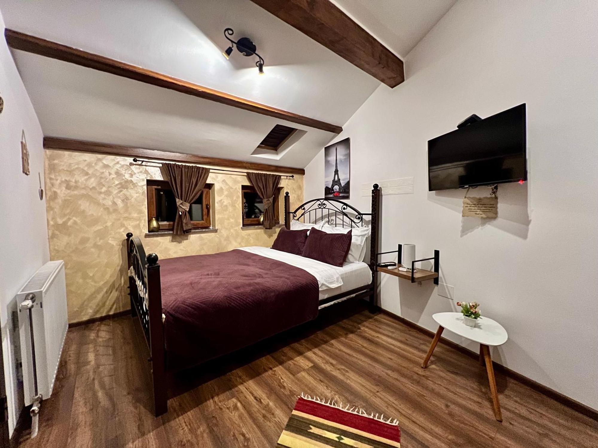 Hotel Fjorr Призрен Екстериор снимка