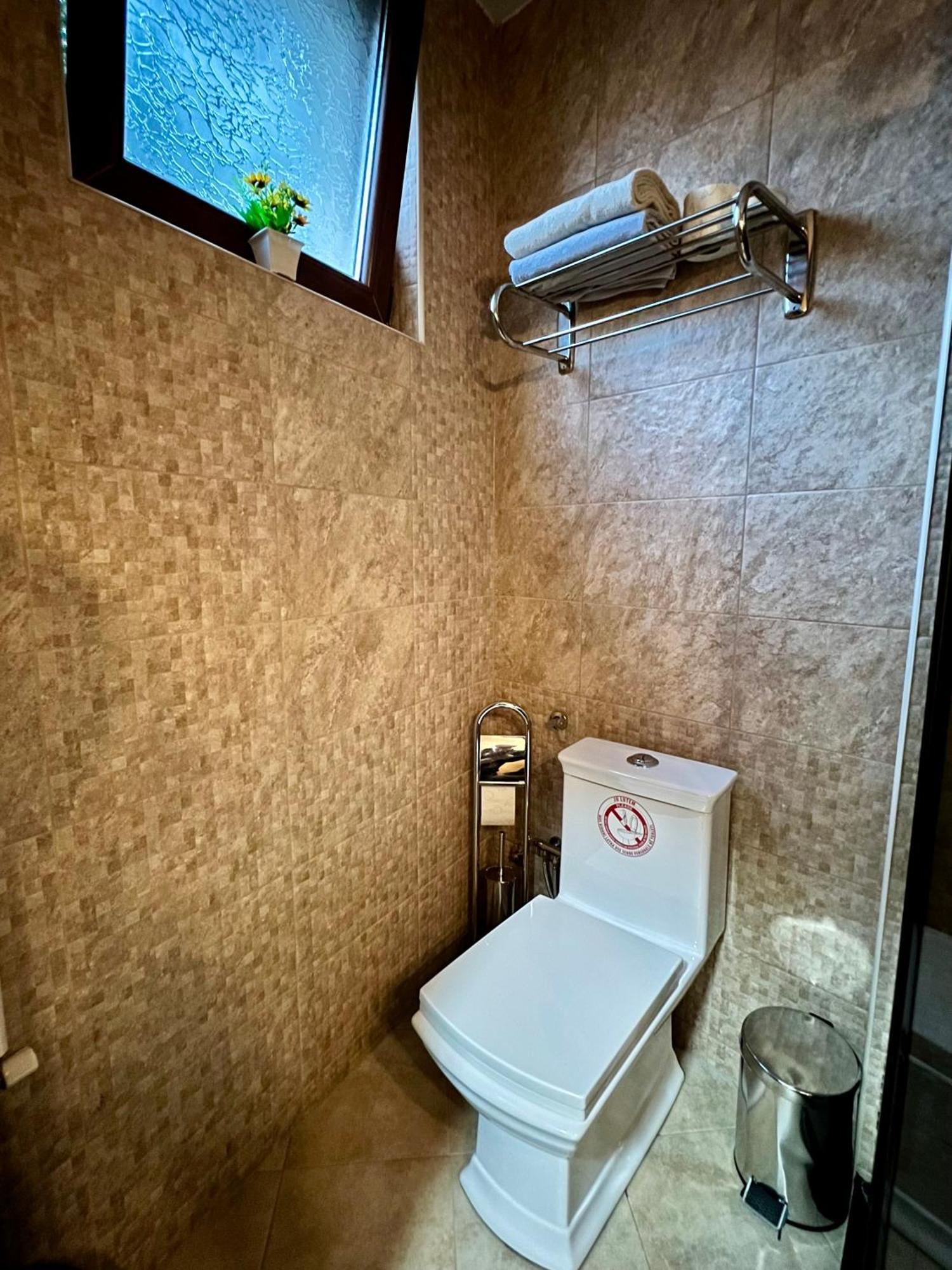 Hotel Fjorr Призрен Екстериор снимка